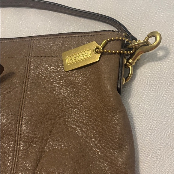 VTG Coach Taupe Pebbled Pleated Leather Crossbody  handbag w/brass accents Y2K - Picture 3 of 12